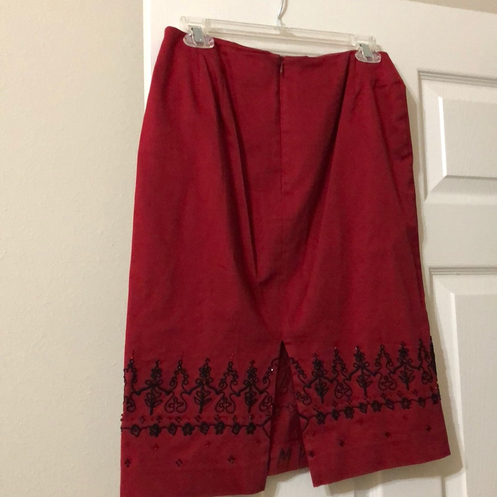 Skirt - Picture 2 of 3